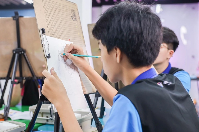 thực hành tại lớp hội họa thiếu nhi