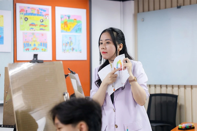 giảng viên chia sẻ về màu sắc